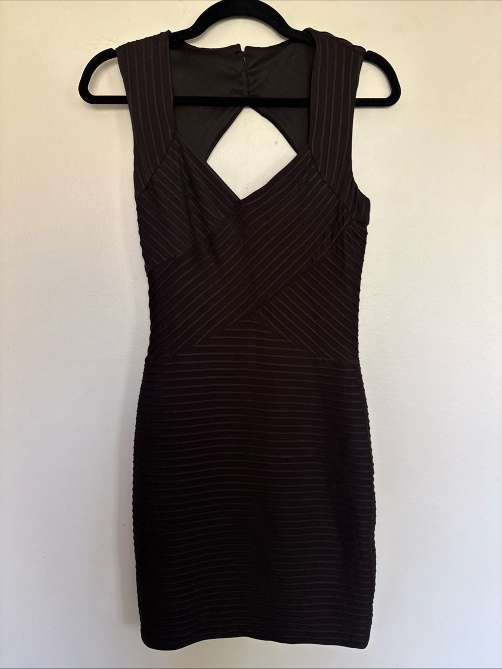 Eliza J Women's Size 2 Sleeveless Black Bodycon Cocktail Dress with Cutout Back